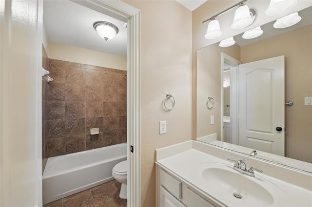 Building Photo - 1805 Southwicke Dr