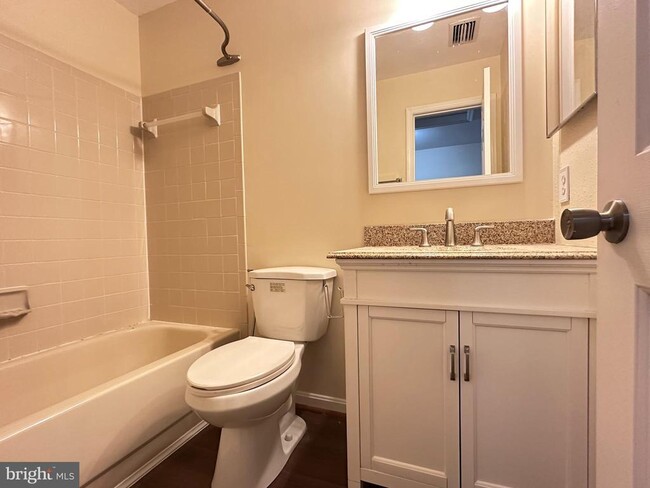 Building Photo - 6715 Cub Run Ct