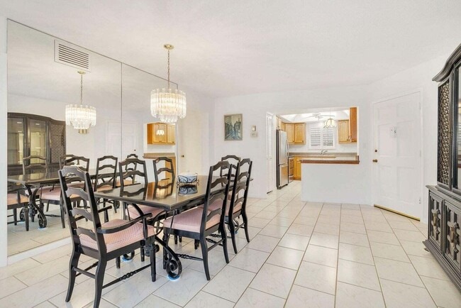 Building Photo - 907 Marina Dr