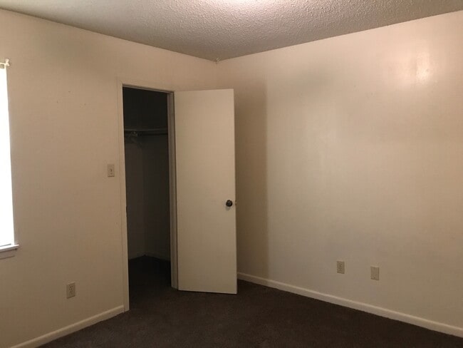 Primary Photo - 2/1.5 covered parking, fireplace