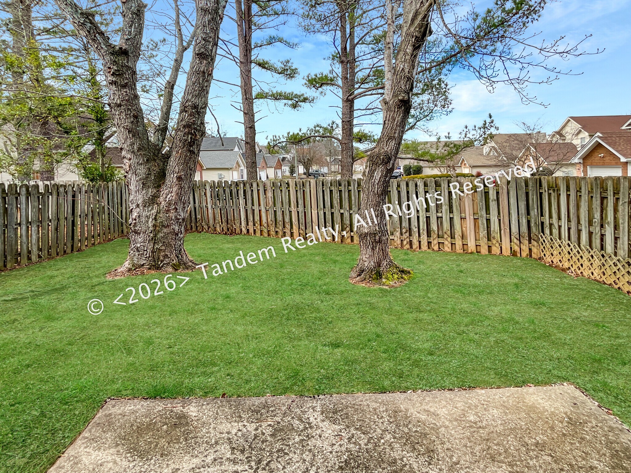 Building Photo - 512 Selsey Ct S