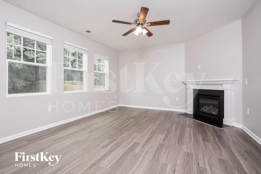 Building Photo - 636 Starry Sky Dr