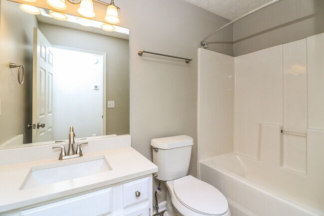 Building Photo - 252 Hillcrest Ridge