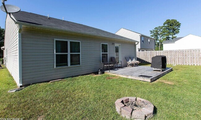 Building Photo - *** November Promotion -- Sign lease by No...