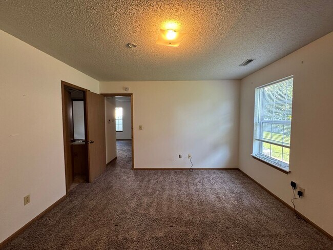 Building Photo - 3570-3572 Prescott Dr