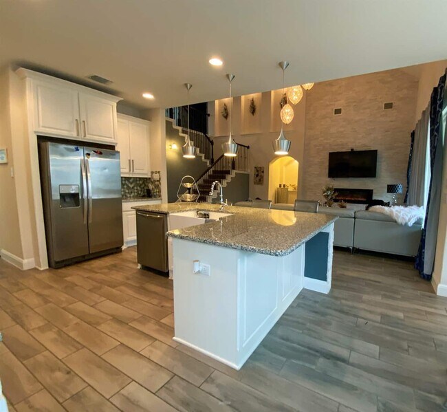 Building Photo - 456 Turning Stone