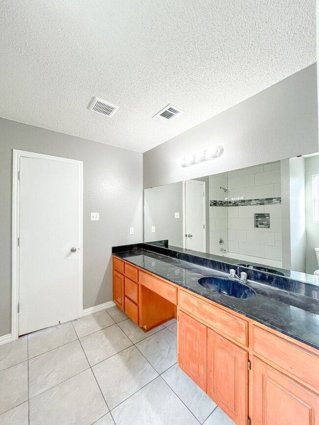 Building Photo - Available NOW!!!! Beautiful 4 bedroom, 2 bath, 2 car garage home with a privacy fenced yard and c...