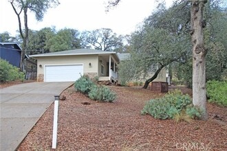 Building Photo - 18896 N Shore Dr