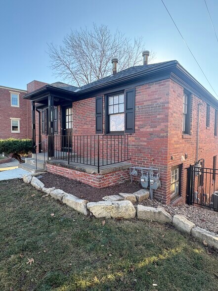 Building Photo - 4729 Bancroft Ave