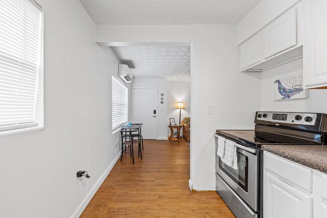 Building Photo - 141 California Ave