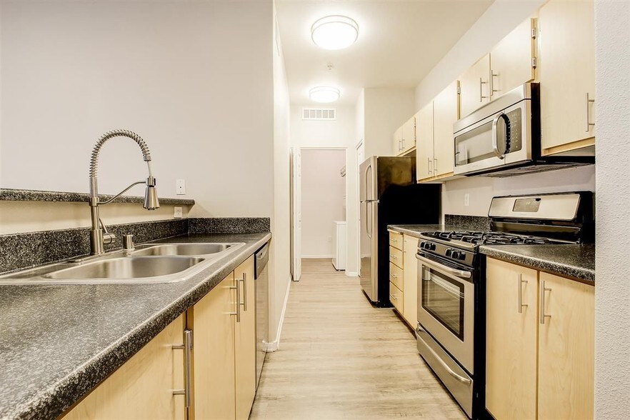 Eaglewood 1975 Maxwell Ave Woodland CA 95776 Apartment Finder