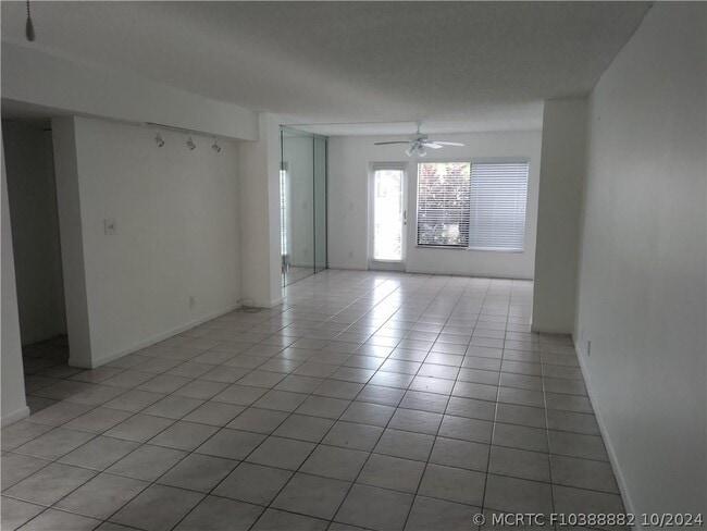 Building Photo - 3050 NW 42nd Ave