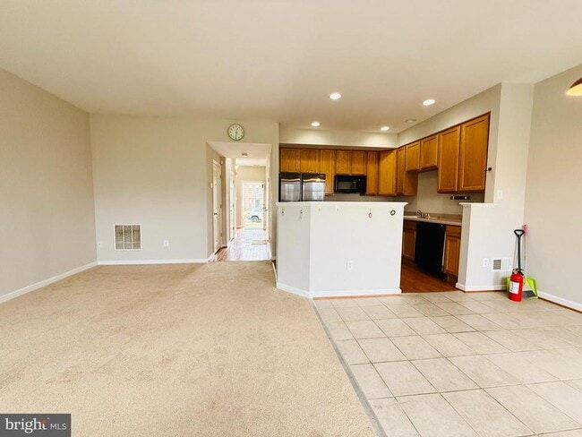 Building Photo - 47 Peppermint Dr