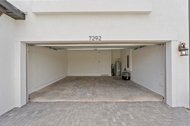 Building Photo - 7292 Lenora Ln
