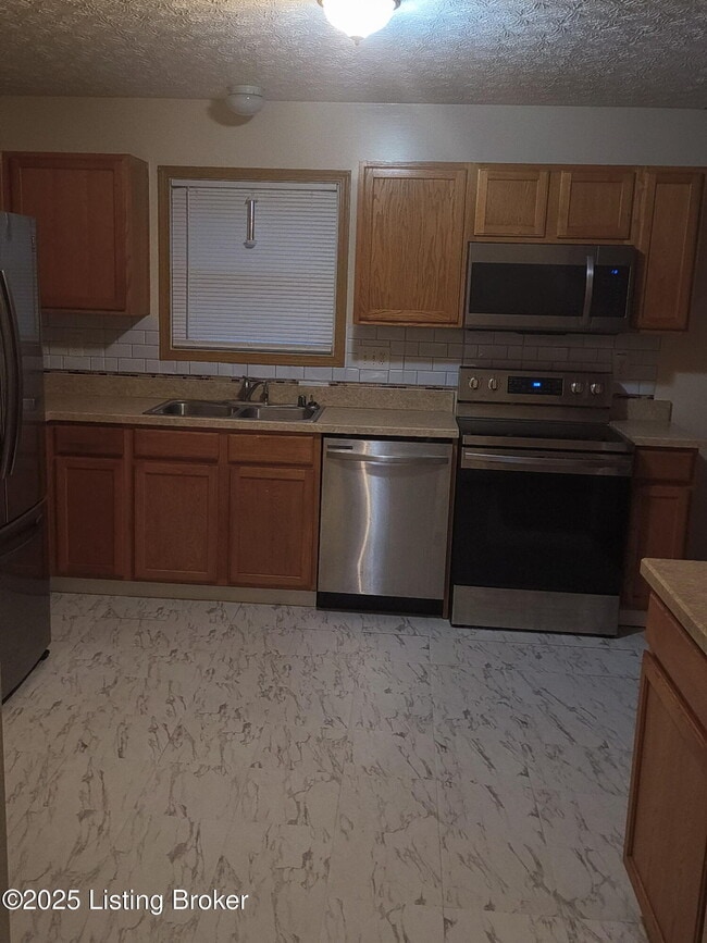 Building Photo - 5303 Bannon Crossings Dr