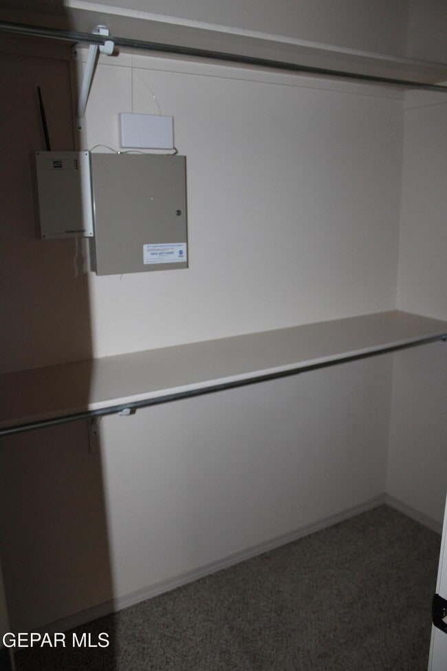 Building Photo - 7125 Falling Leaf Cir