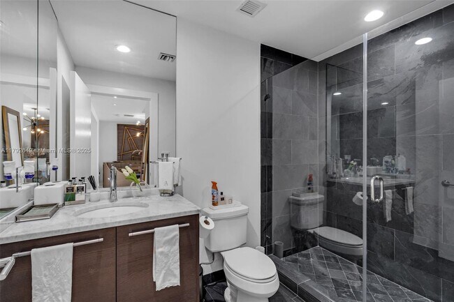 Building Photo - 900 Biscayne Blvd