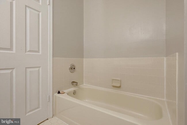 Building Photo - 2219 Cedar Mill Ct