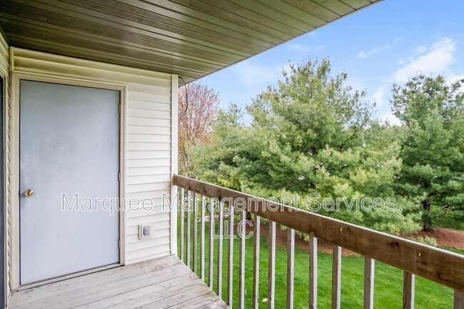 Building Photo - 213 Chateau Dr