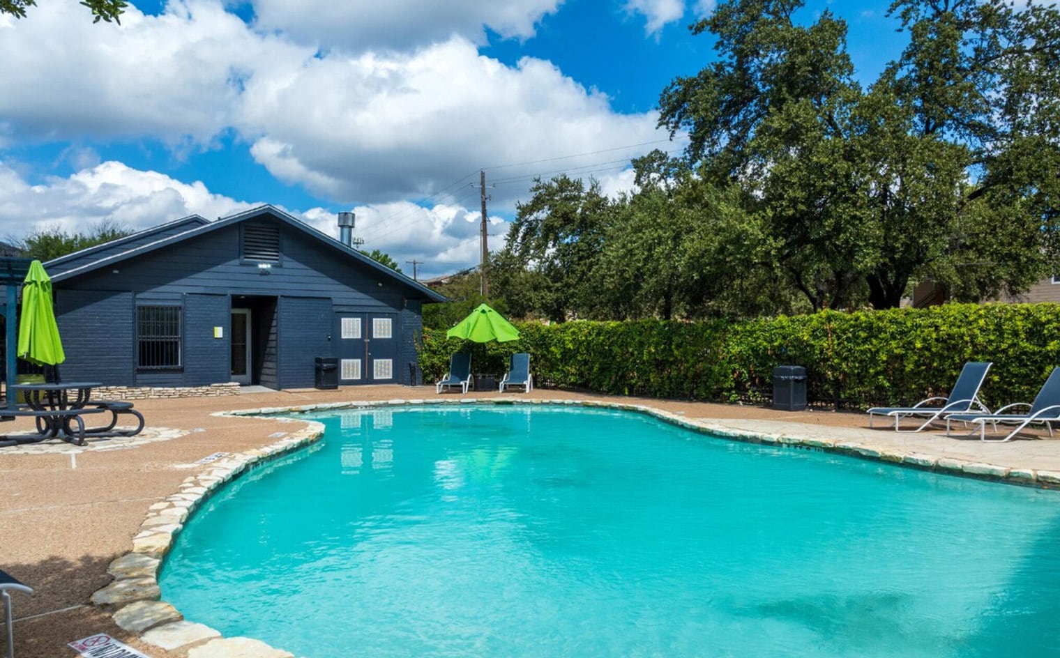 Building Photo - 1002 Clayton Ln