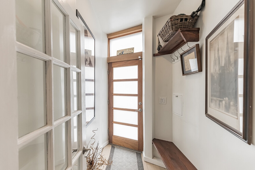Front Entry - 807 E Passyunk Ave