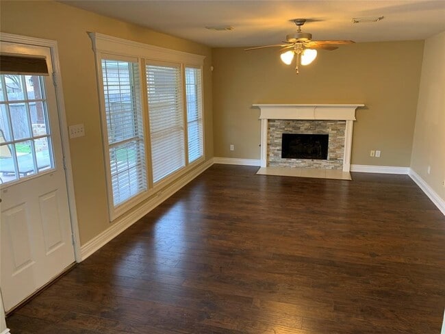 Building Photo - 18019 Oak Orchard Lane