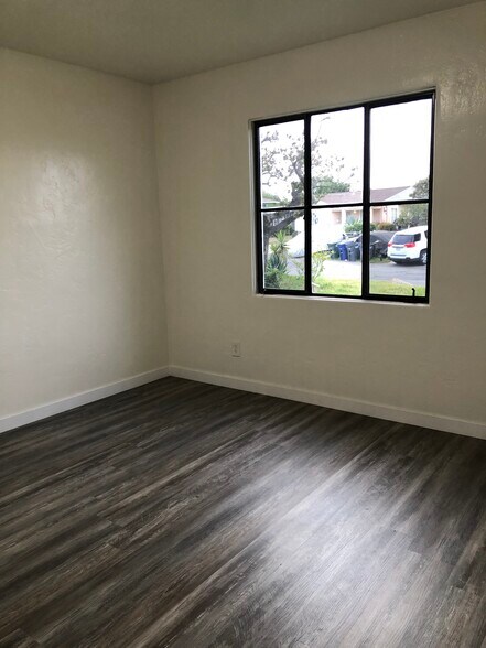 Building Photo - 1792 colfax dr