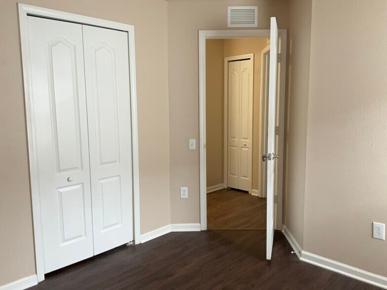 Building Photo - 5243 Algerine Pl