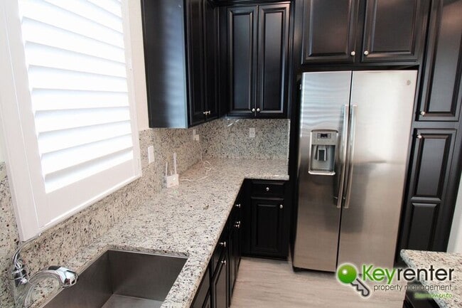 Building Photo - 1061 Chapelhill Ln