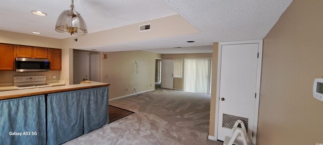 Building Photo - 1025 Plantation Dr W