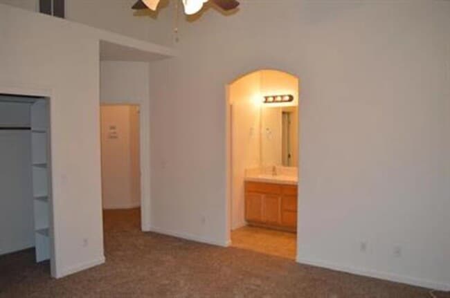 Building Photo - 2860 Blue Oak Ct