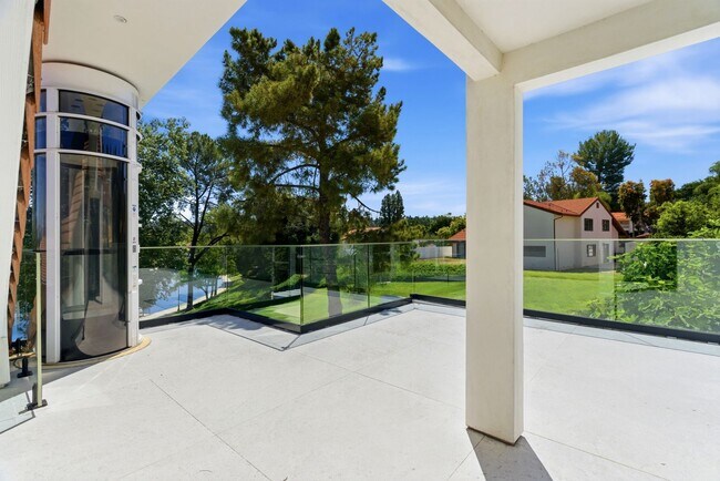 Building Photo - 4520 Park Cordero