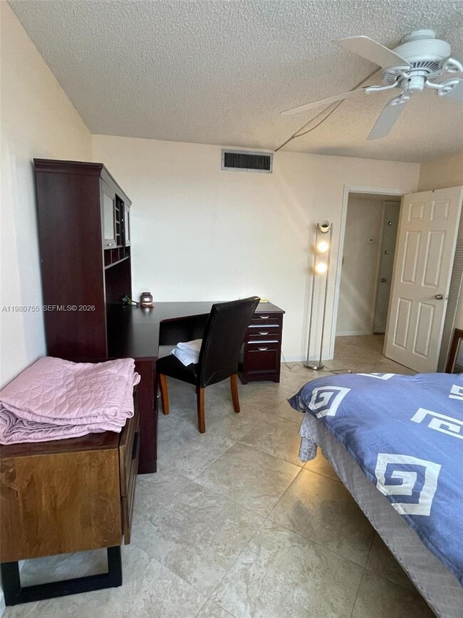 Building Photo - 3161 S Ocean Dr