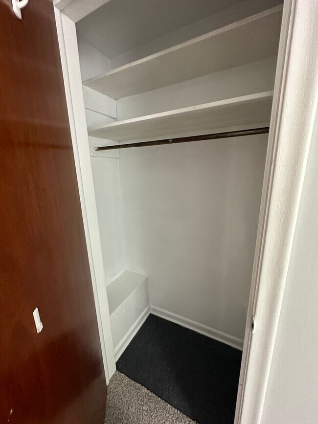 Building Photo - 625 S Barnes St