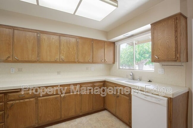 Building Photo - 29092 Desert Hills Rd