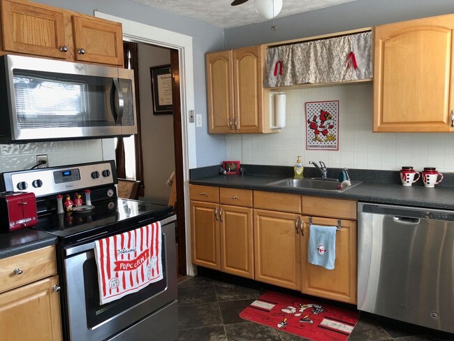 Building Photo - Adorable 2 bedroom 1 bathroom Germantown S...