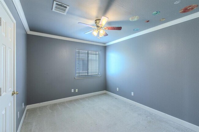 Building Photo - 824 Palo Duro Dr