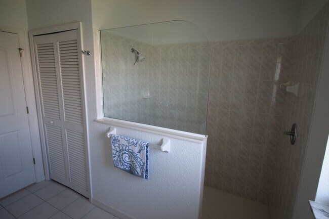 Building Photo - Short Term Rental ** Available 11/1/25 ** 3 Bed/2 Bath Pool Home ** Punta Gorda Isles** $7,500/mo