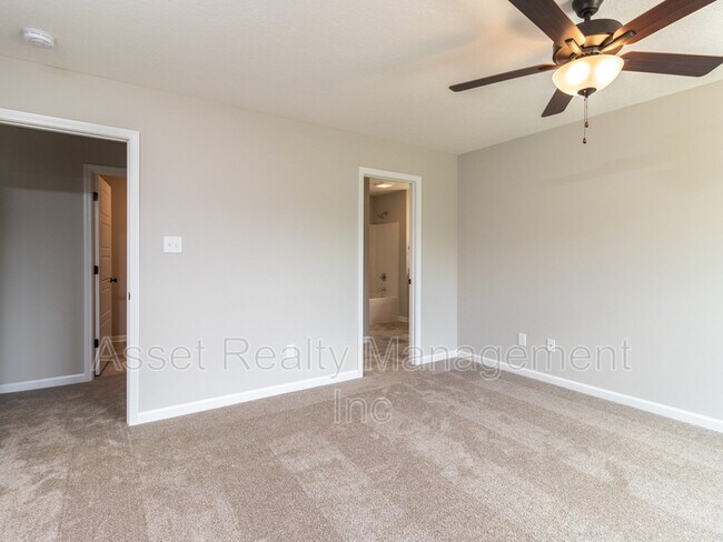 Building Photo - 628 Drakewood Rd