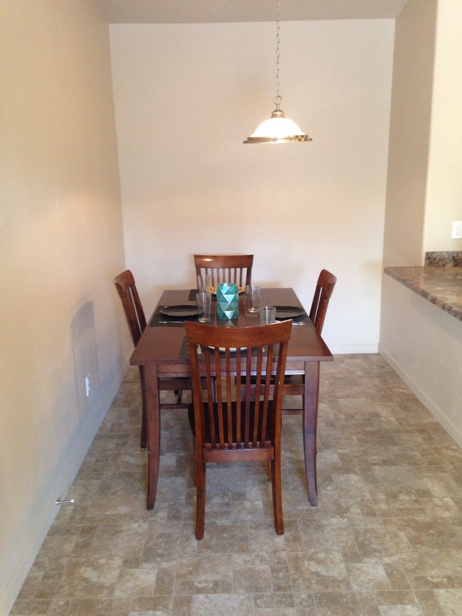 Dining Room - Silver Pines Apartments