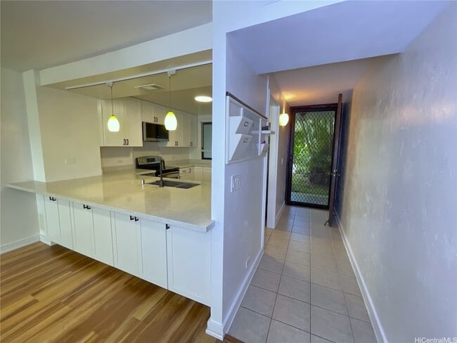 Building Photo - 500 Lunalilo Home Rd