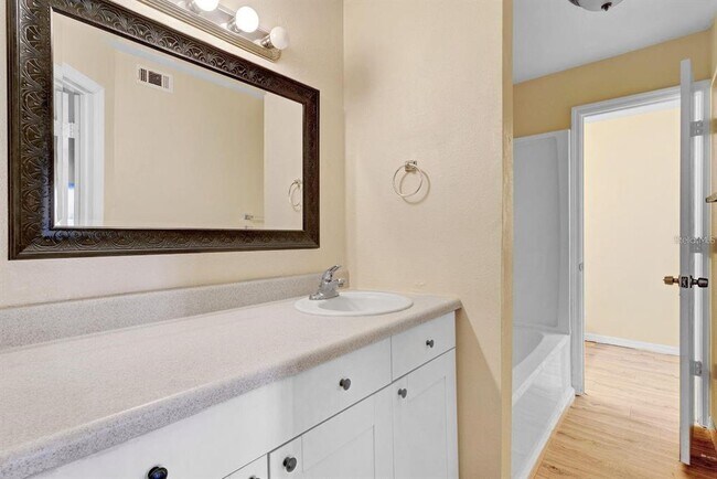 Building Photo - 413 Fountainhead Cir