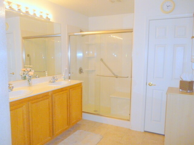 Building Photo - Spacious Single Story in Henderson