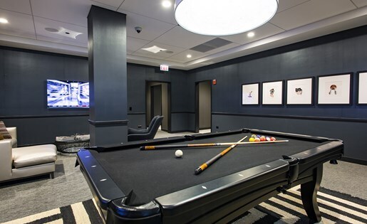 Building Photo - 600 N Wells St