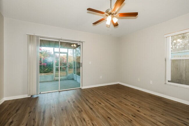 Building Photo - 1036 Lake Shore Ranch Dr