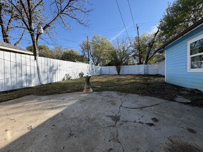 Building Photo - 317 Choctaw Trce