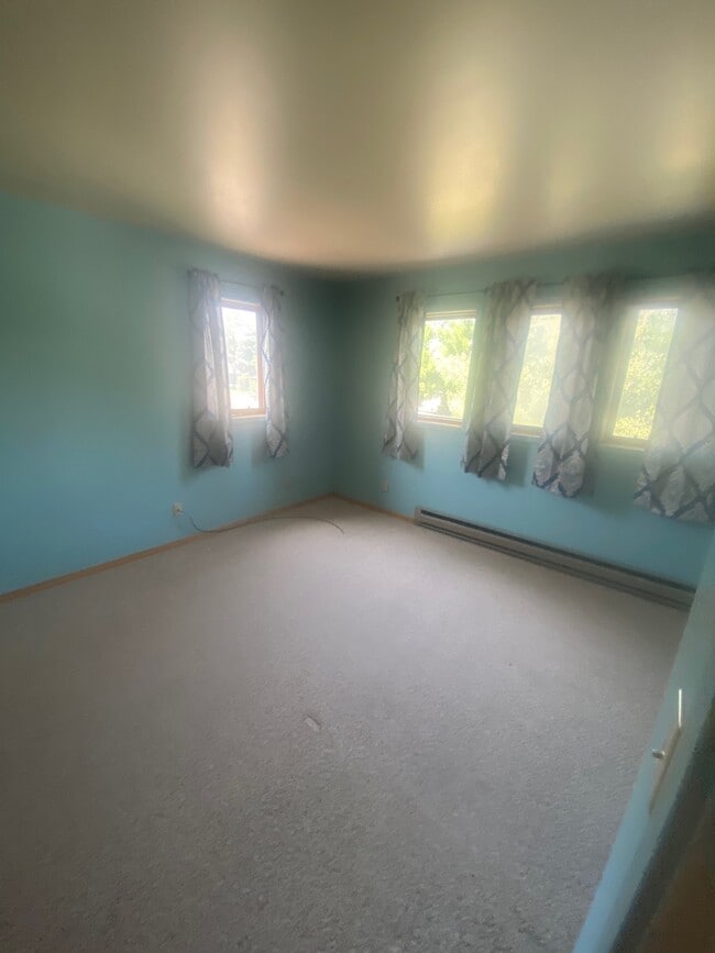 Bedroom 1b - 102 Hoffman Dr