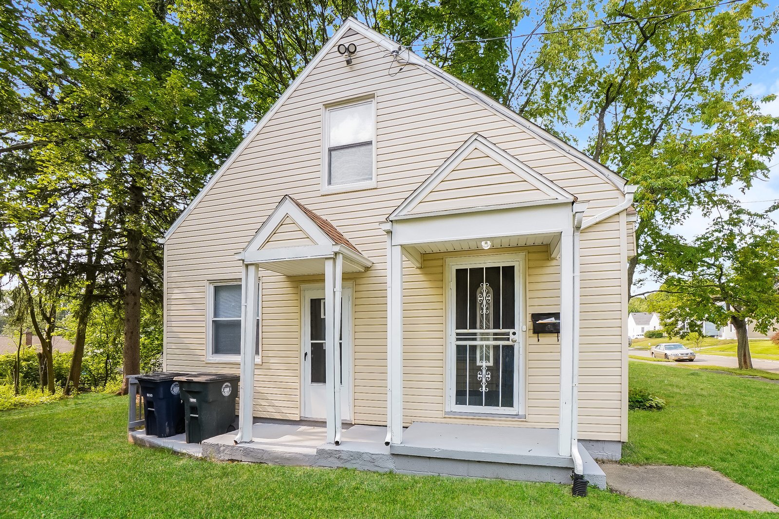 Building Photo - 1276 Crestview Ave