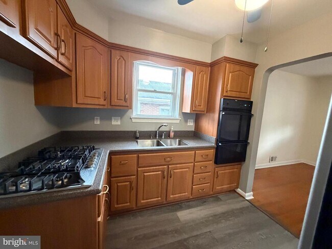 Building Photo - 4308 Alton St