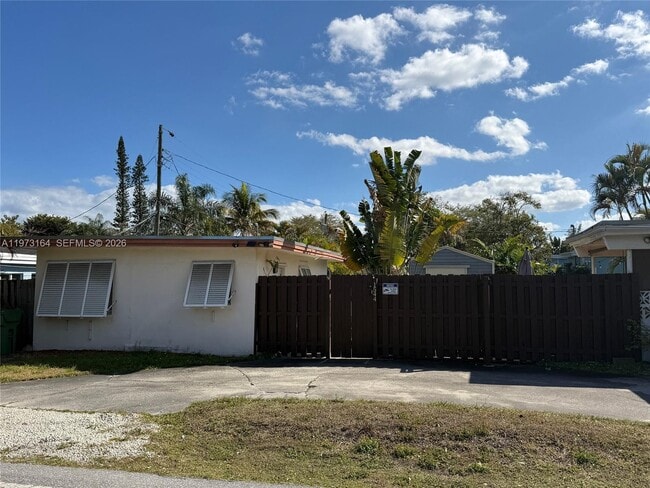 Building Photo - 1544 NW 4th Ave